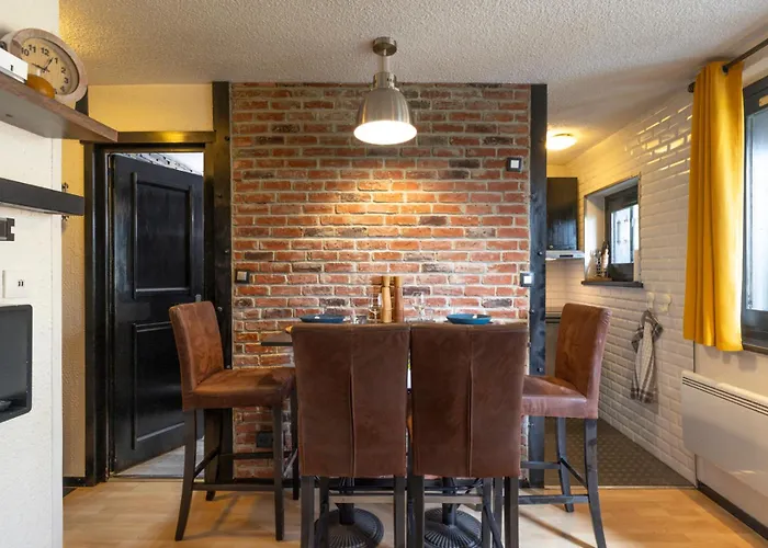 Avec Balcon Apartment